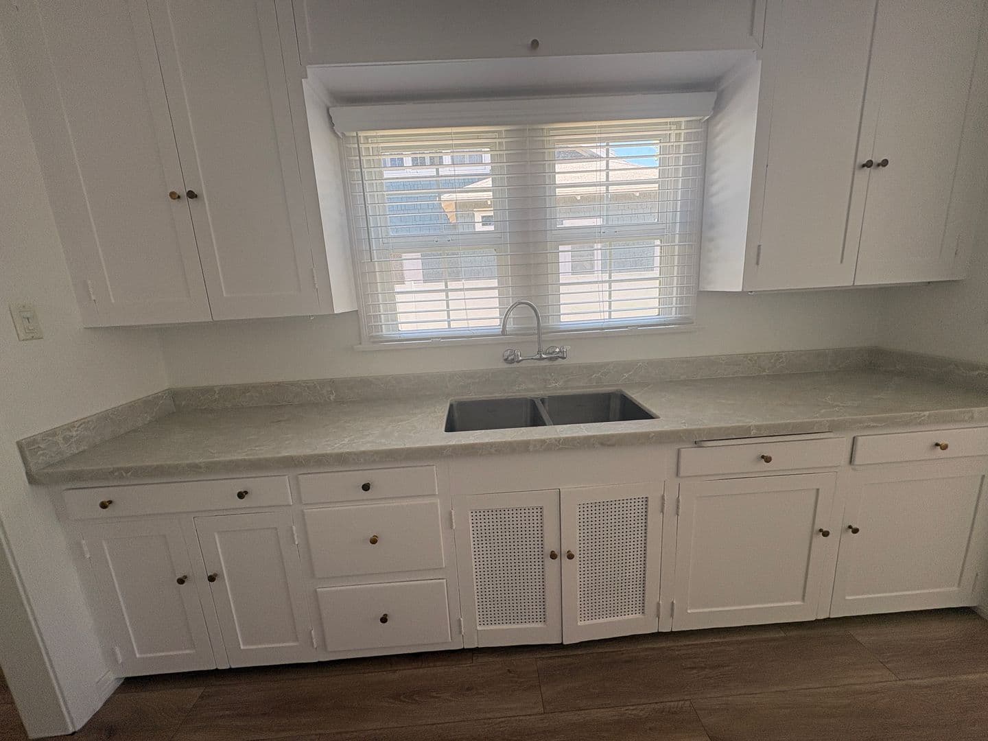 Redlands House: 810 Campus Avenue   # 1