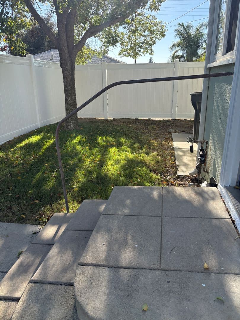 Redlands House: 810 Campus Avenue   # 1