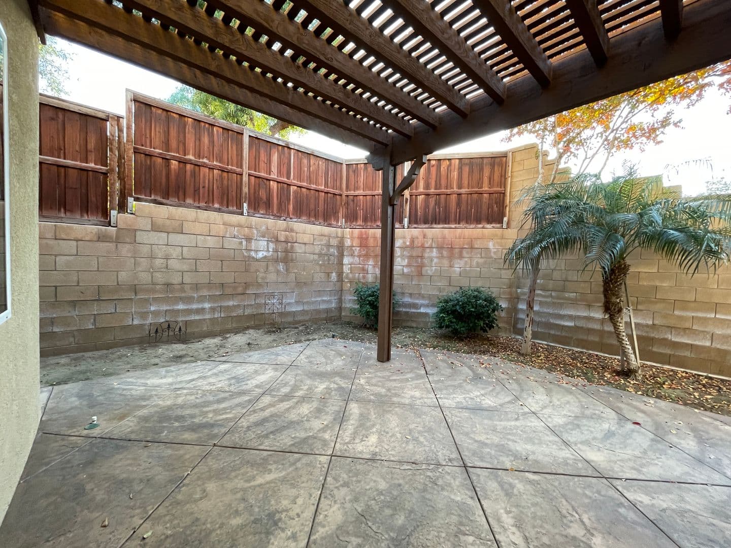 Redlands House: 57 Crocus St.