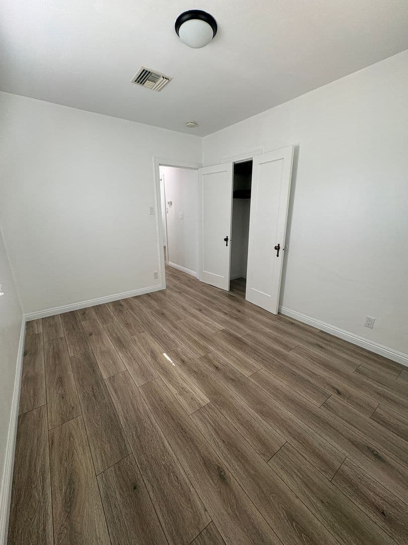 Redlands House: 810 Campus Avenue   # 1