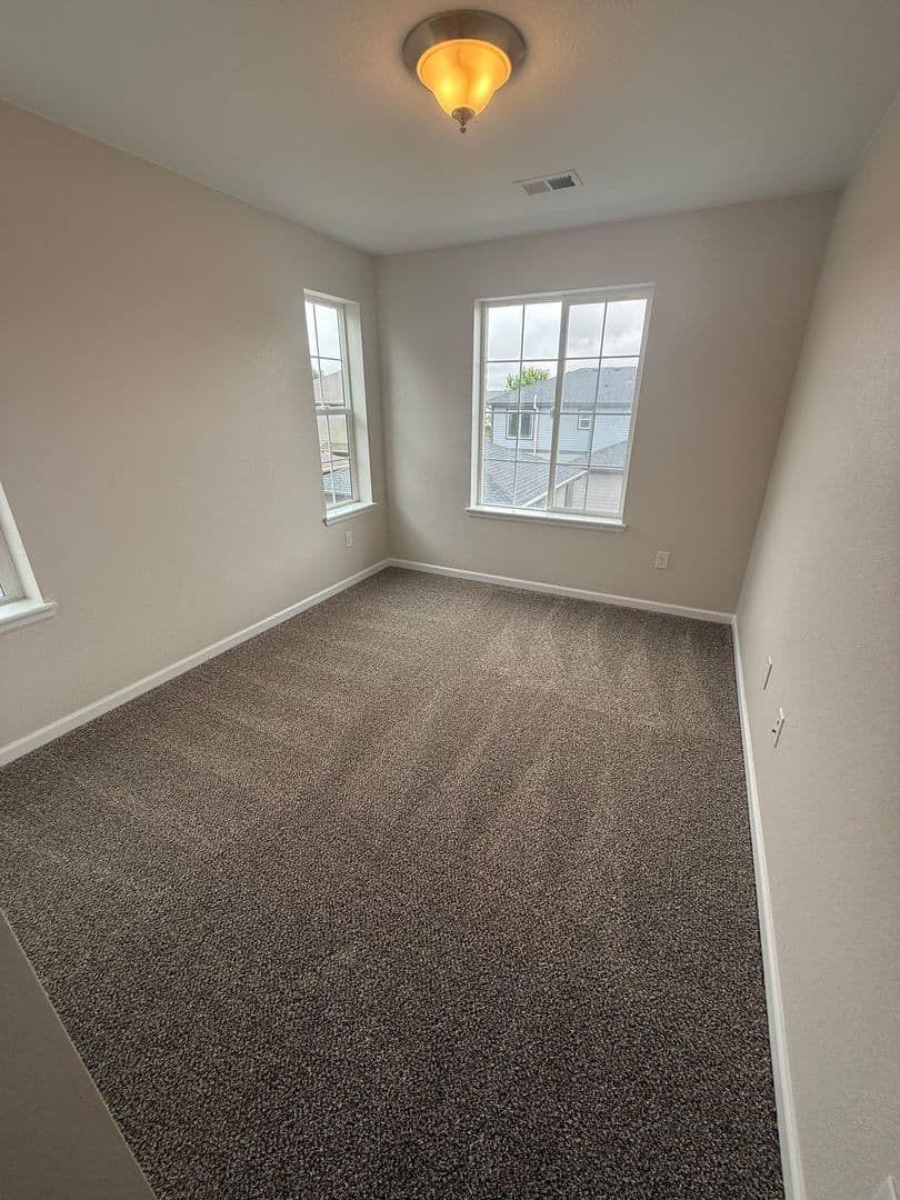 Aurora House: 4924 S Algonquian Way