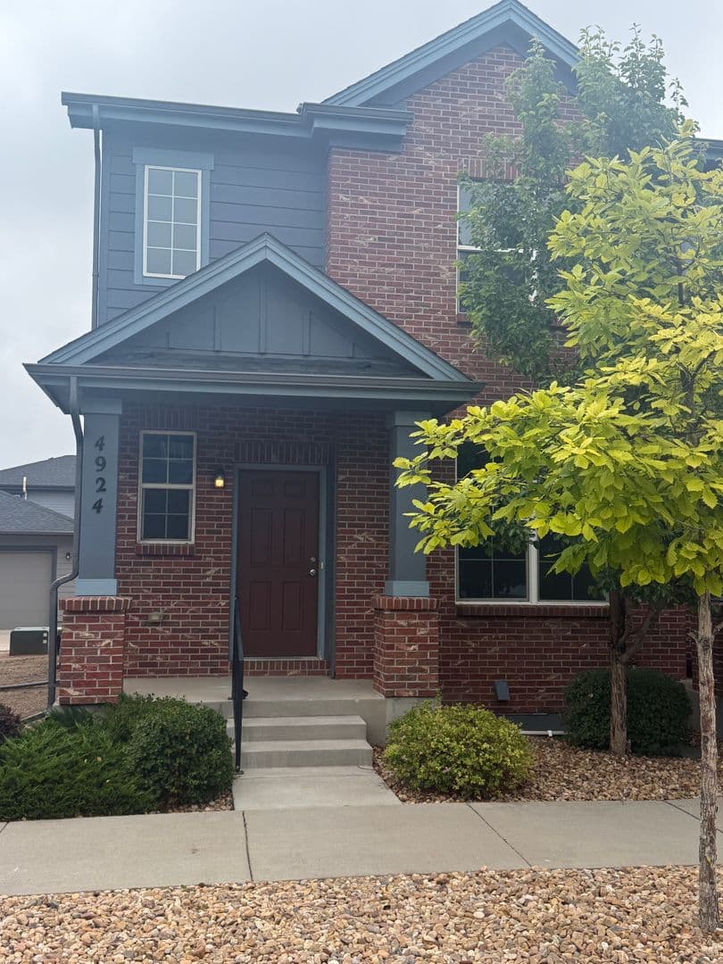 Aurora House: 4924 S Algonquian Way