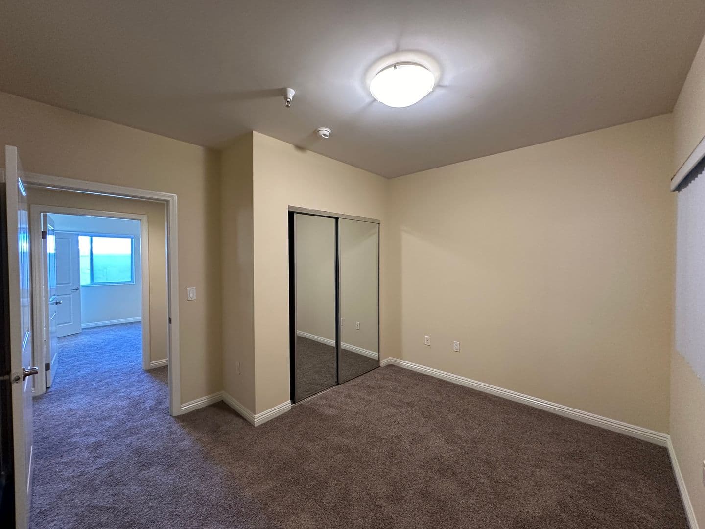North Hollywood Apartment: 7526 N. Laurel Cyn