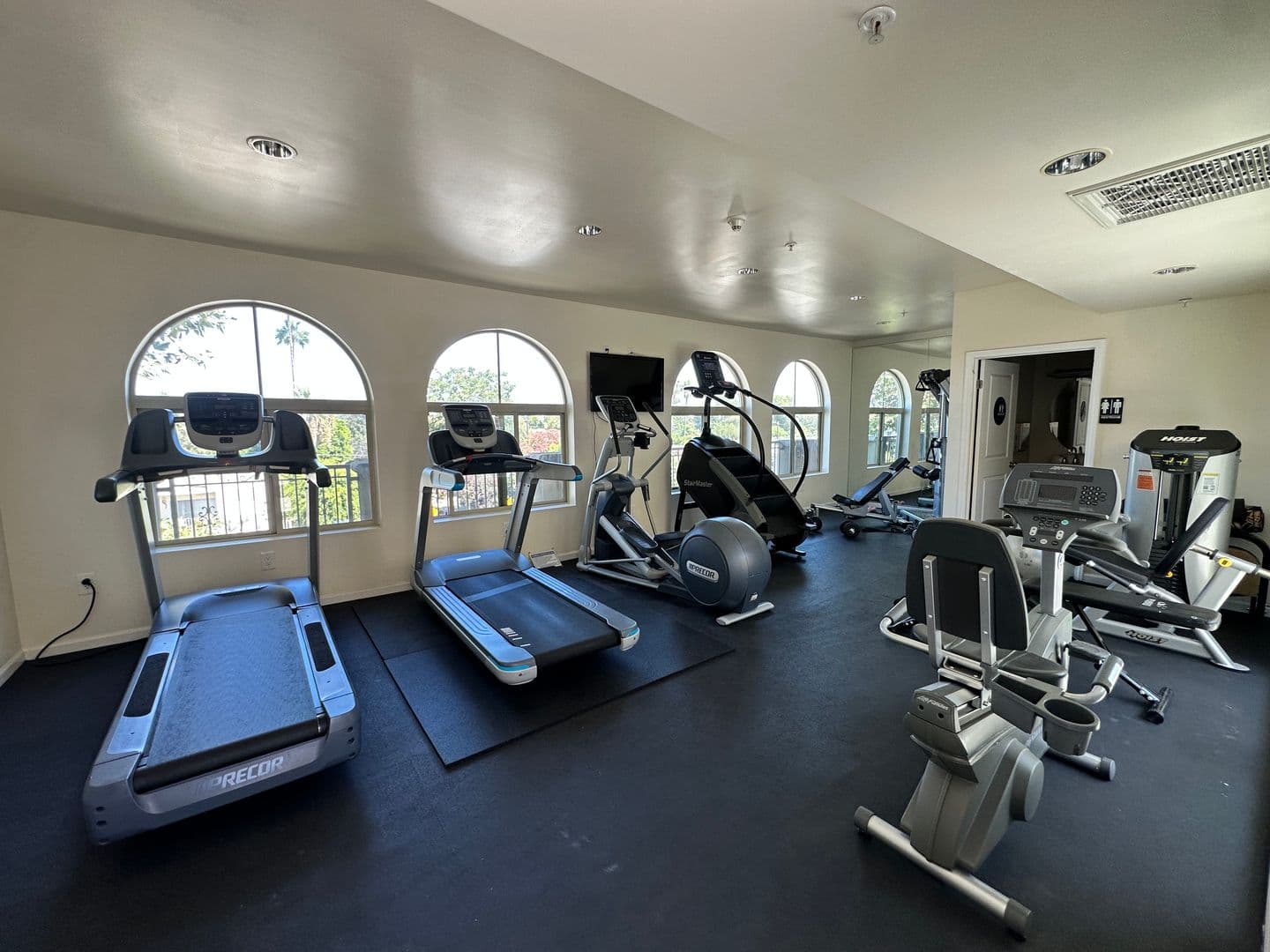 North Hollywood Apartment: 11556 Burbank Blvd.