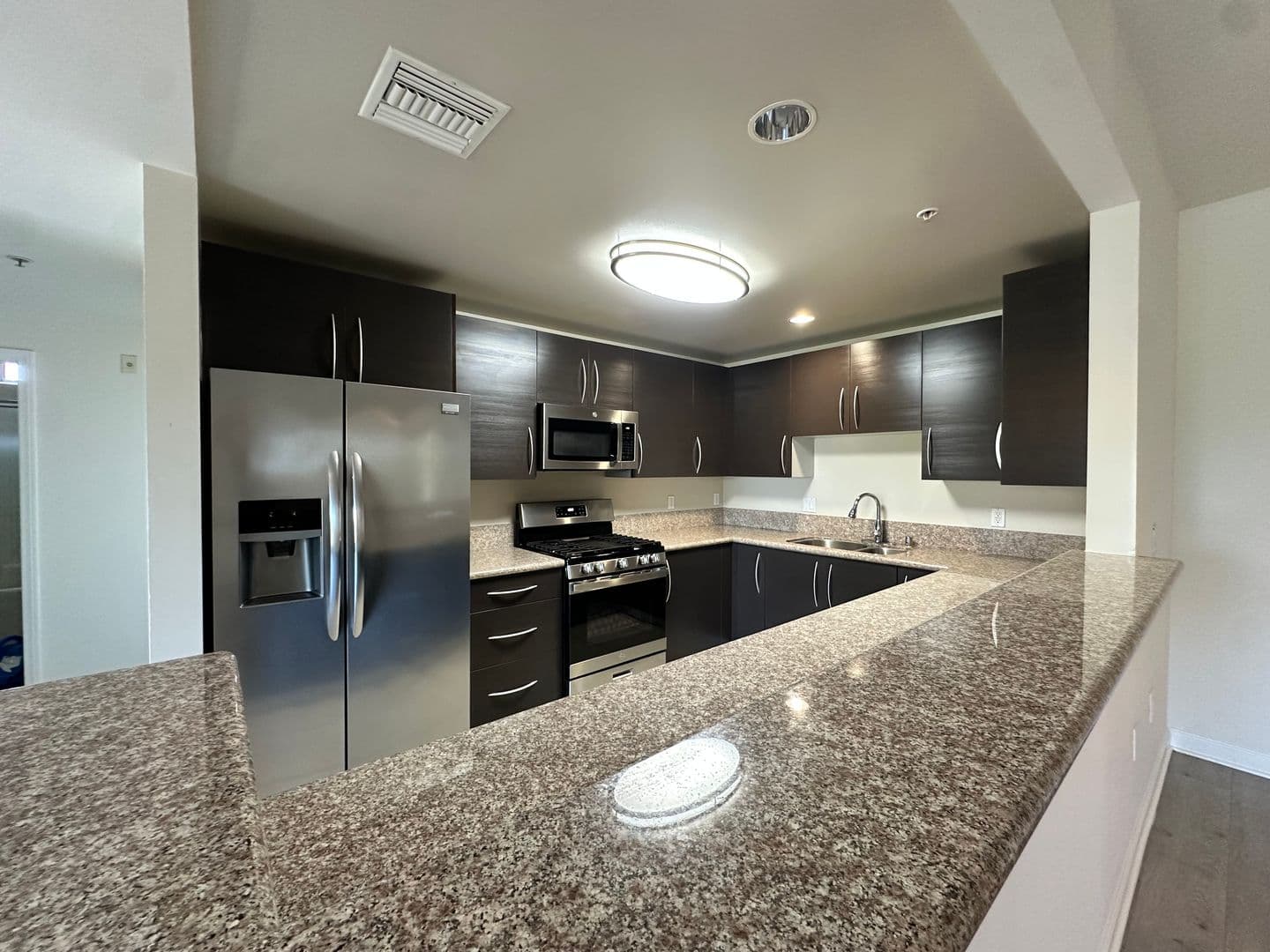 North Hollywood Apartment: 11556 Burbank Blvd.