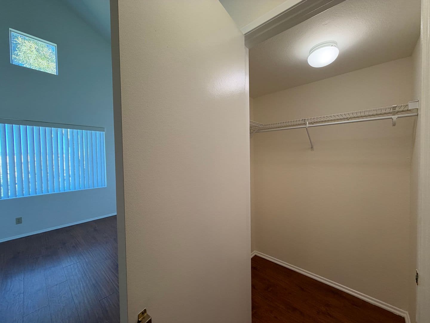 Santa Clarita House: 21309 Eucalyptus Way #202