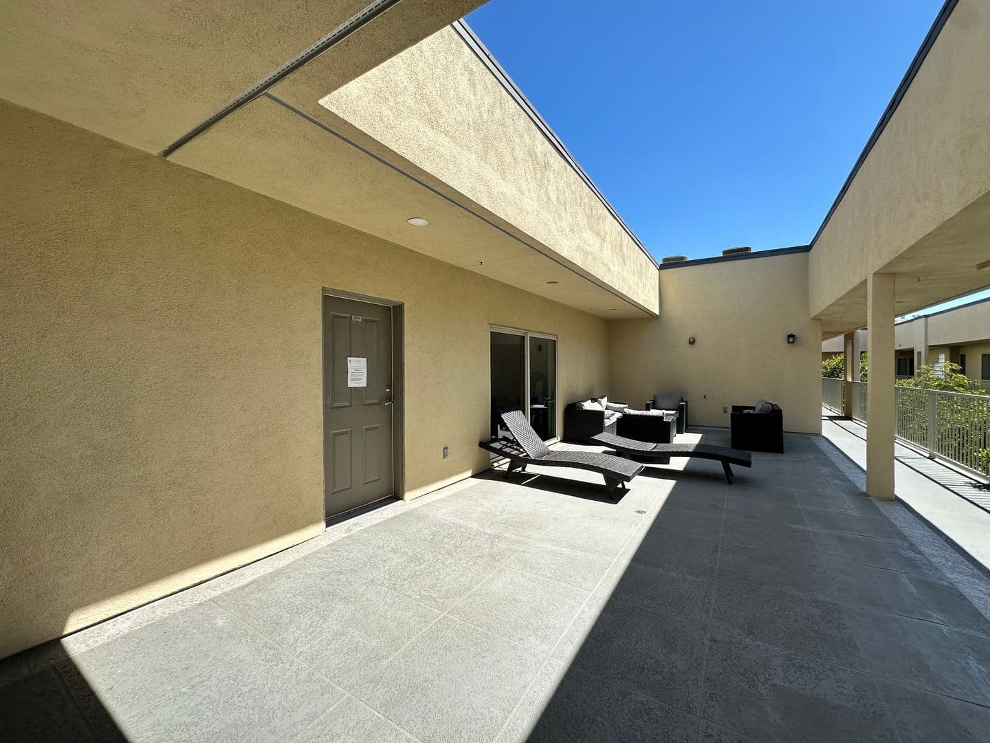 North Hollywood Apartment: 11556 Burbank Blvd.