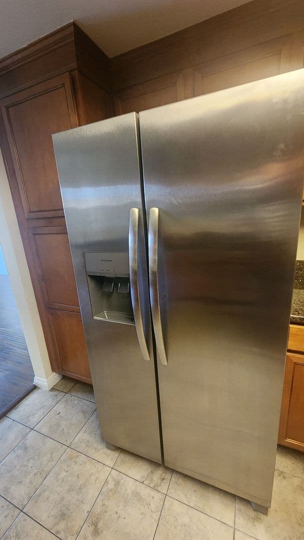 North Hollywood Apartment: 7526 N. Laurel Cyn