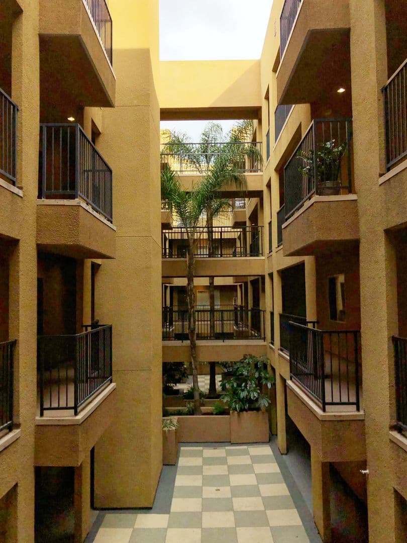 North Hollywood Apartment: 7526 N. Laurel Cyn