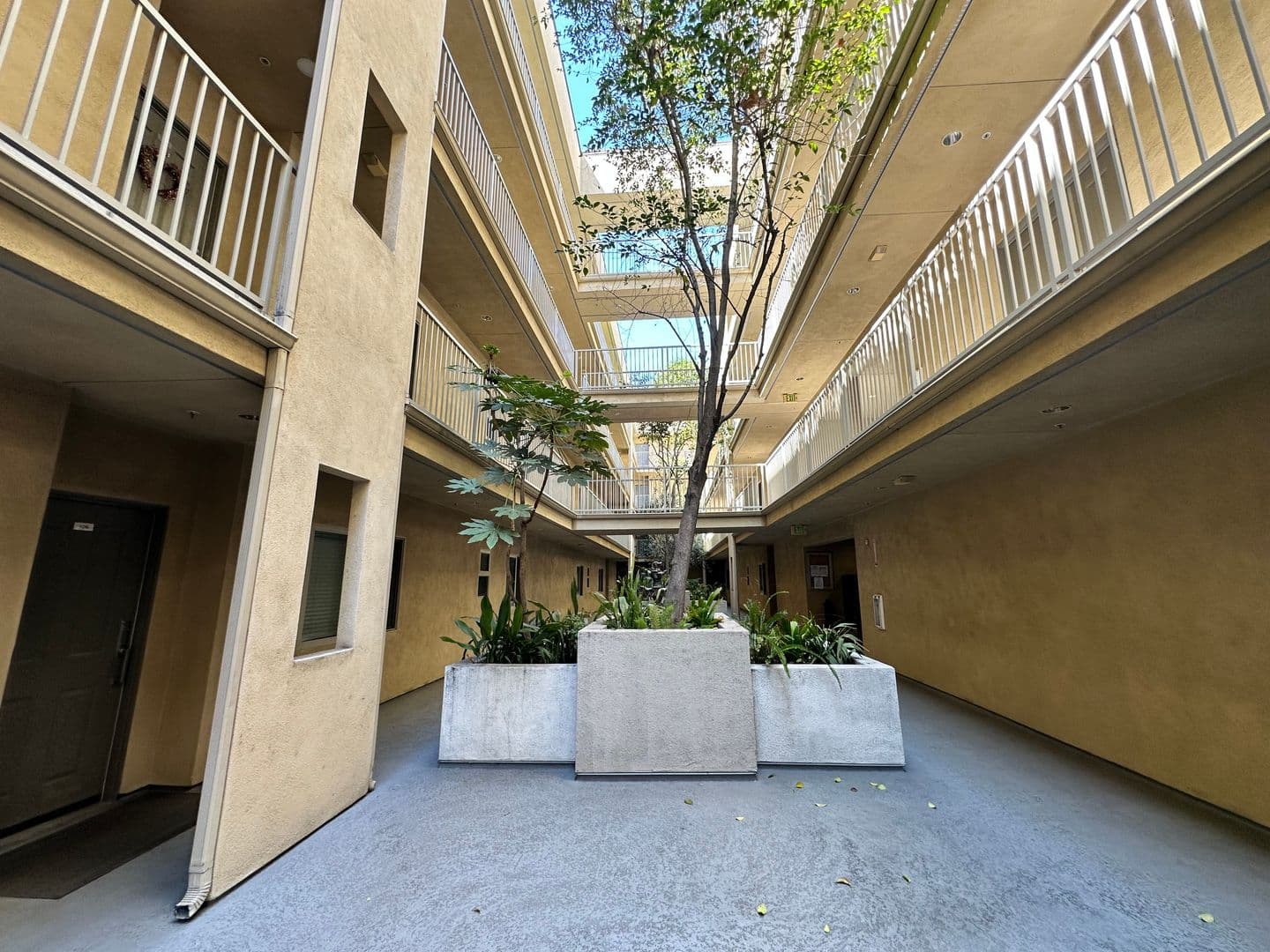 North Hollywood Apartment: 11556 Burbank Blvd.