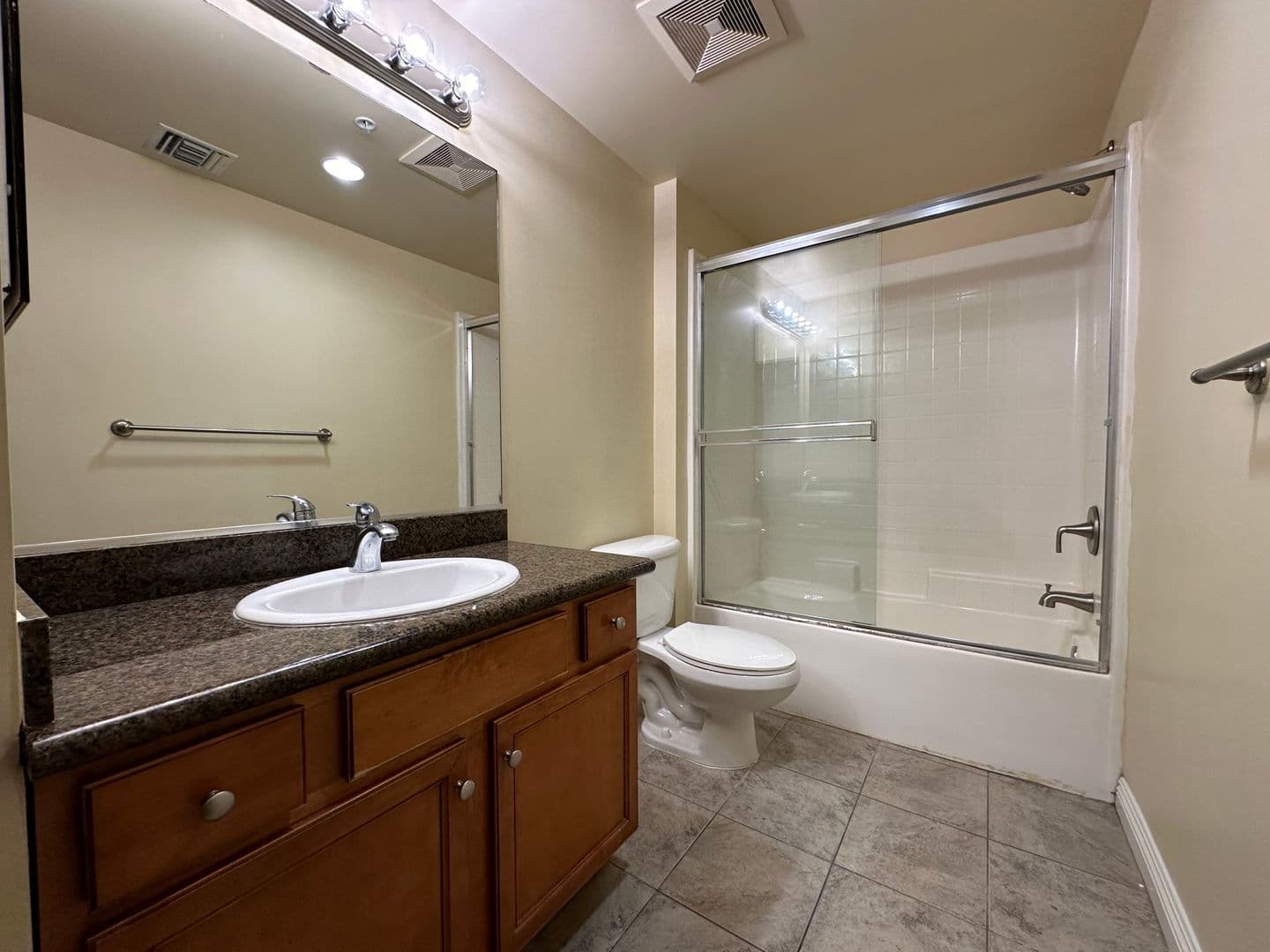 North Hollywood Apartment: 7526 N. Laurel Cyn
