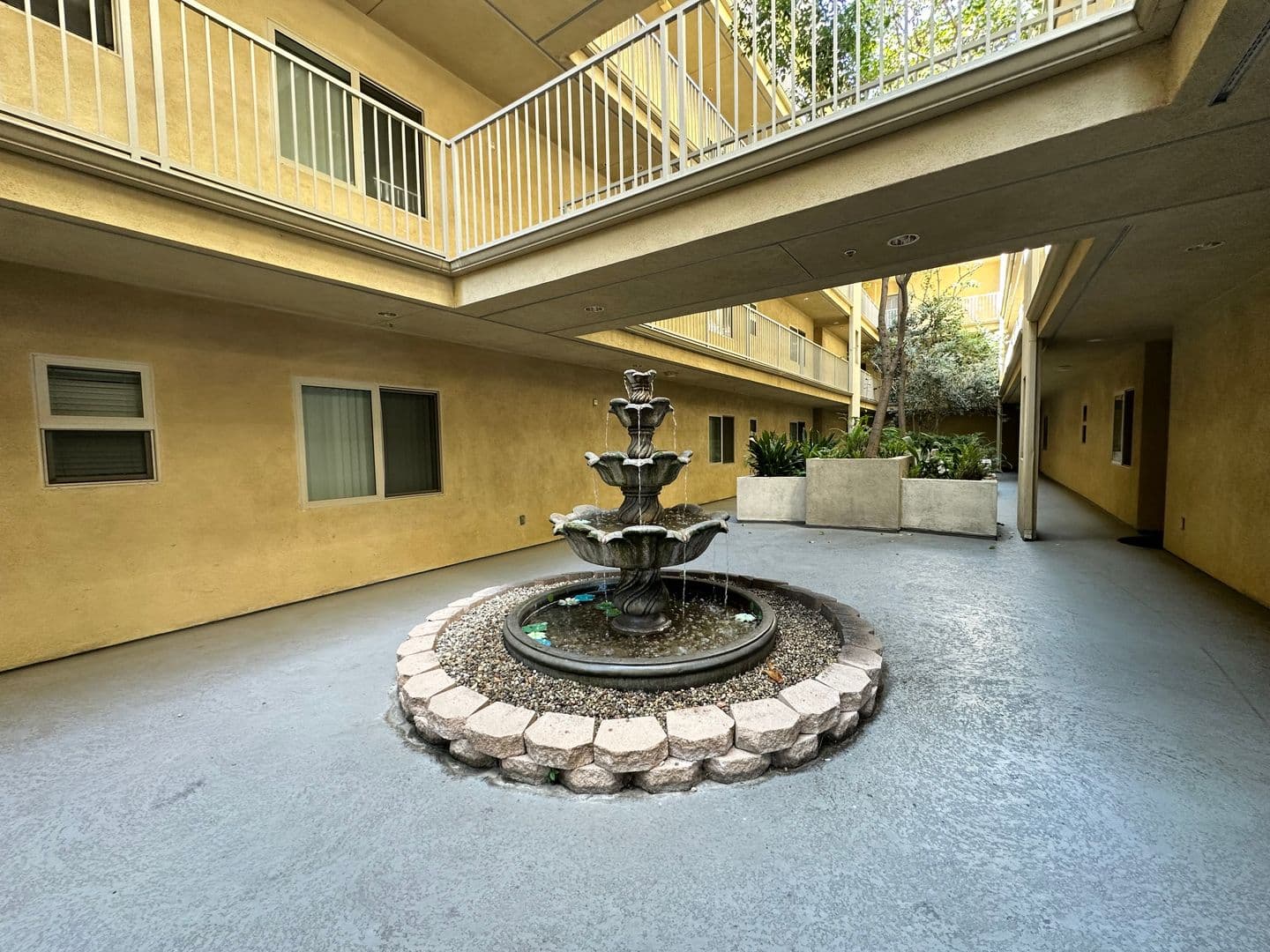 North Hollywood Apartment: 11556 Burbank Blvd.