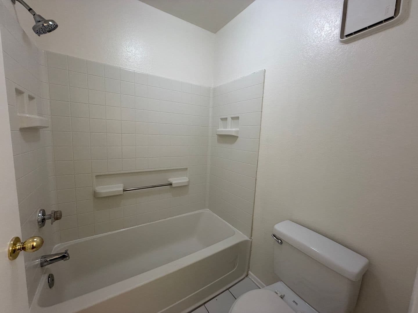 Santa Clarita House: 21309 Eucalyptus Way #202