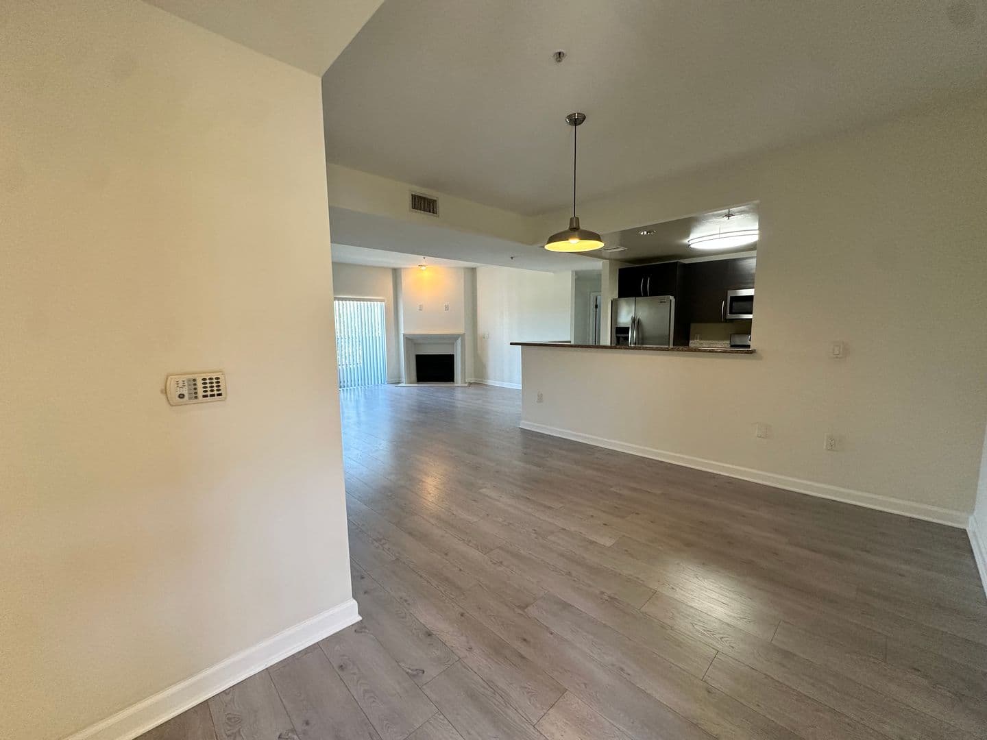 North Hollywood Apartment: 11556 Burbank Blvd.