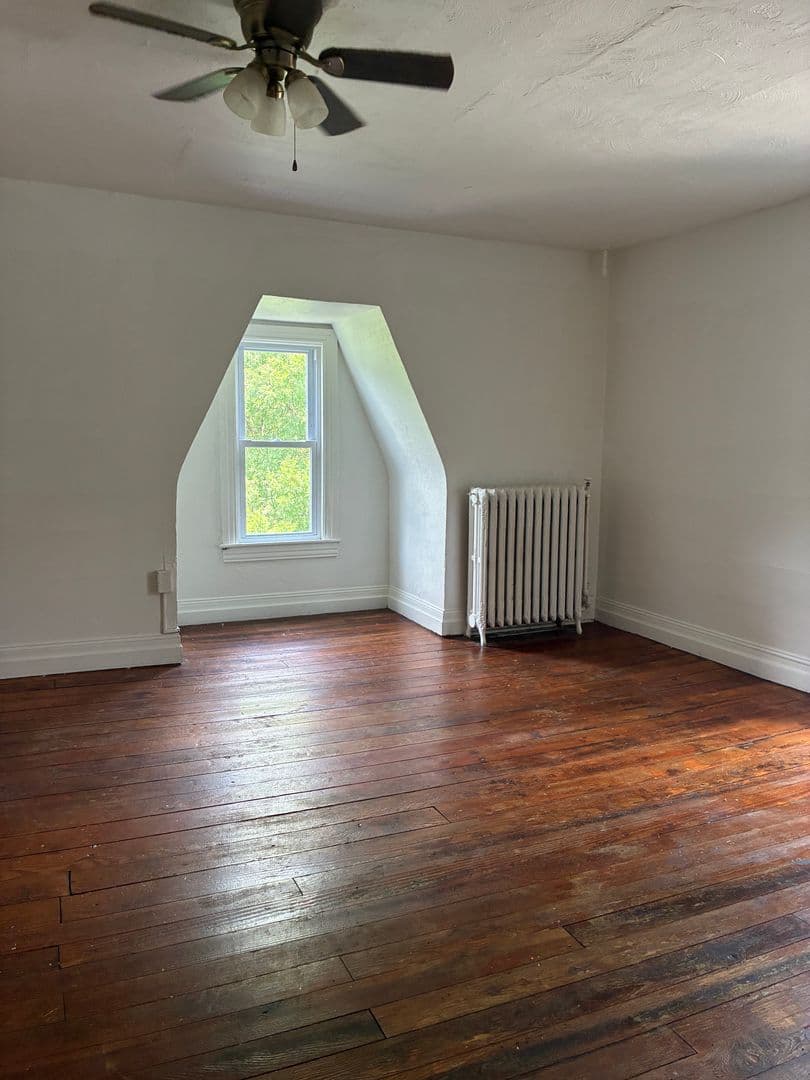 York Apartment: 442 Lincoln St.