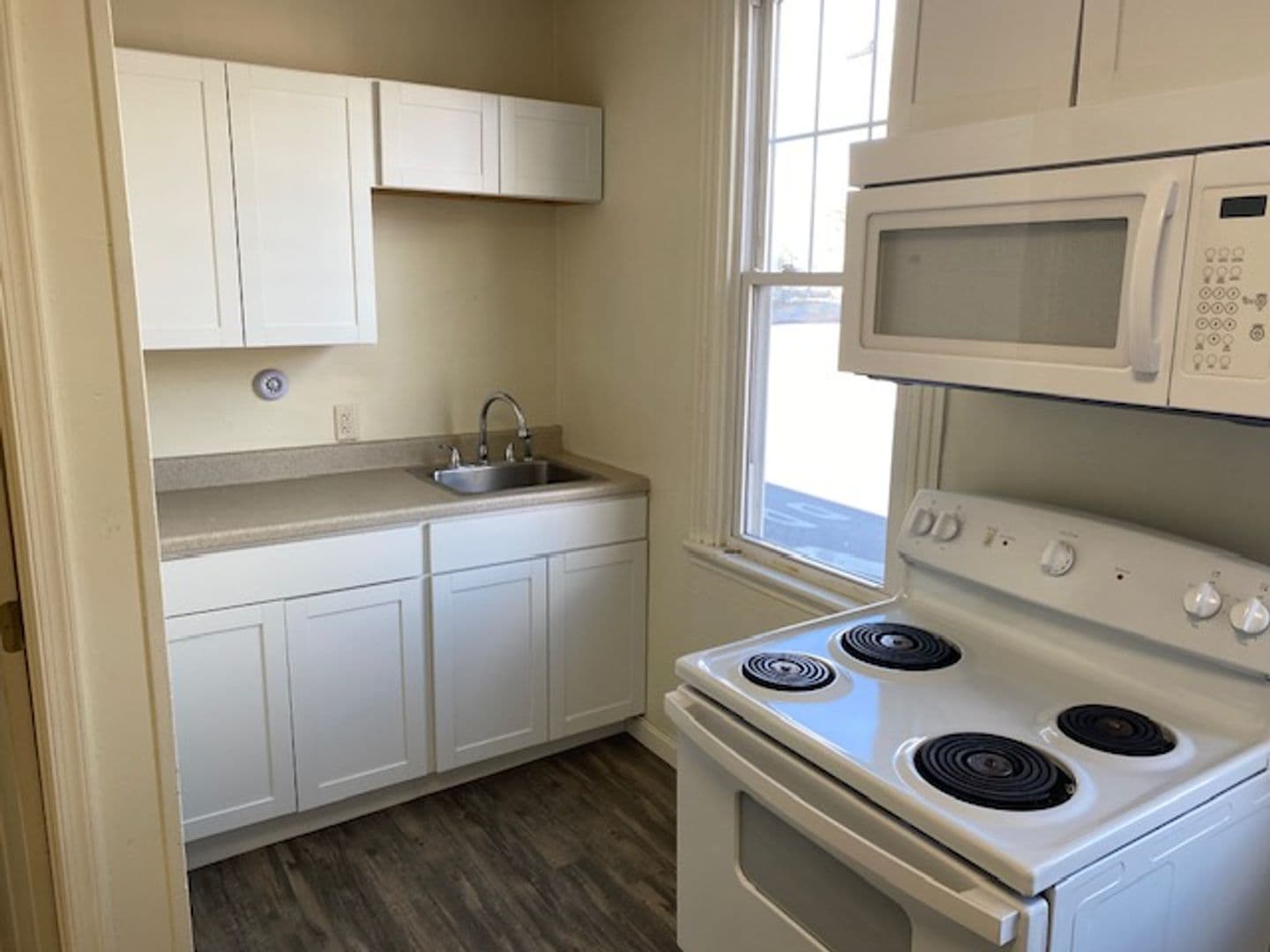 Hanover Apartment: 415 Broadway