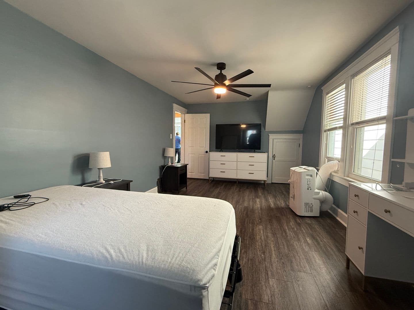 Hanover House: 317 Second Avenue