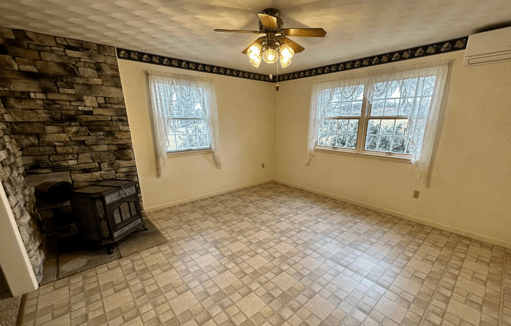 Hanover House: 1448 Abbottstown Pike