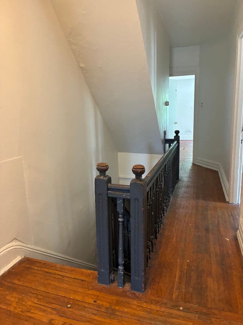 York Apartment: 442 Lincoln St.