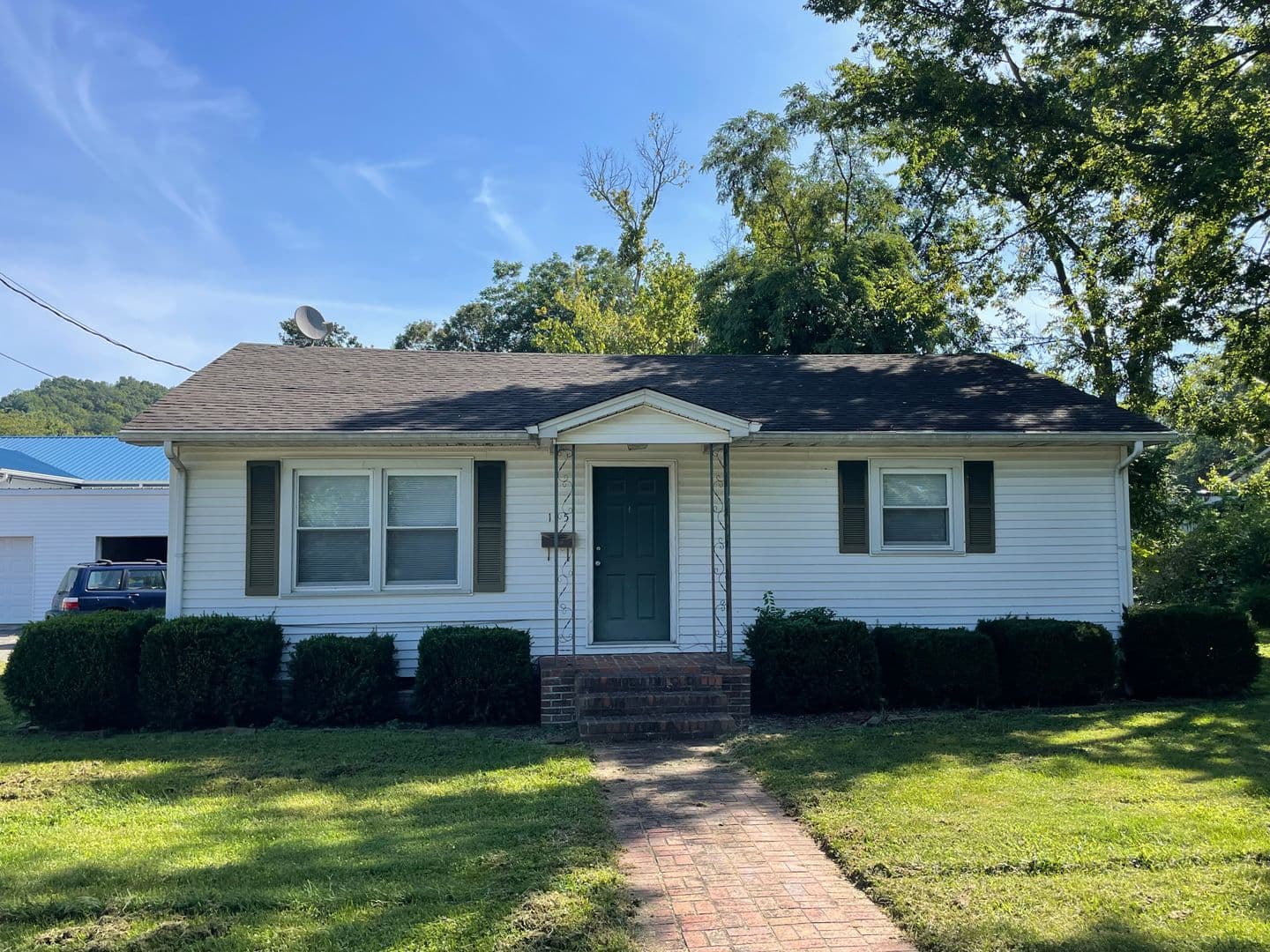 Russellville House: 115 S. Caldwell St