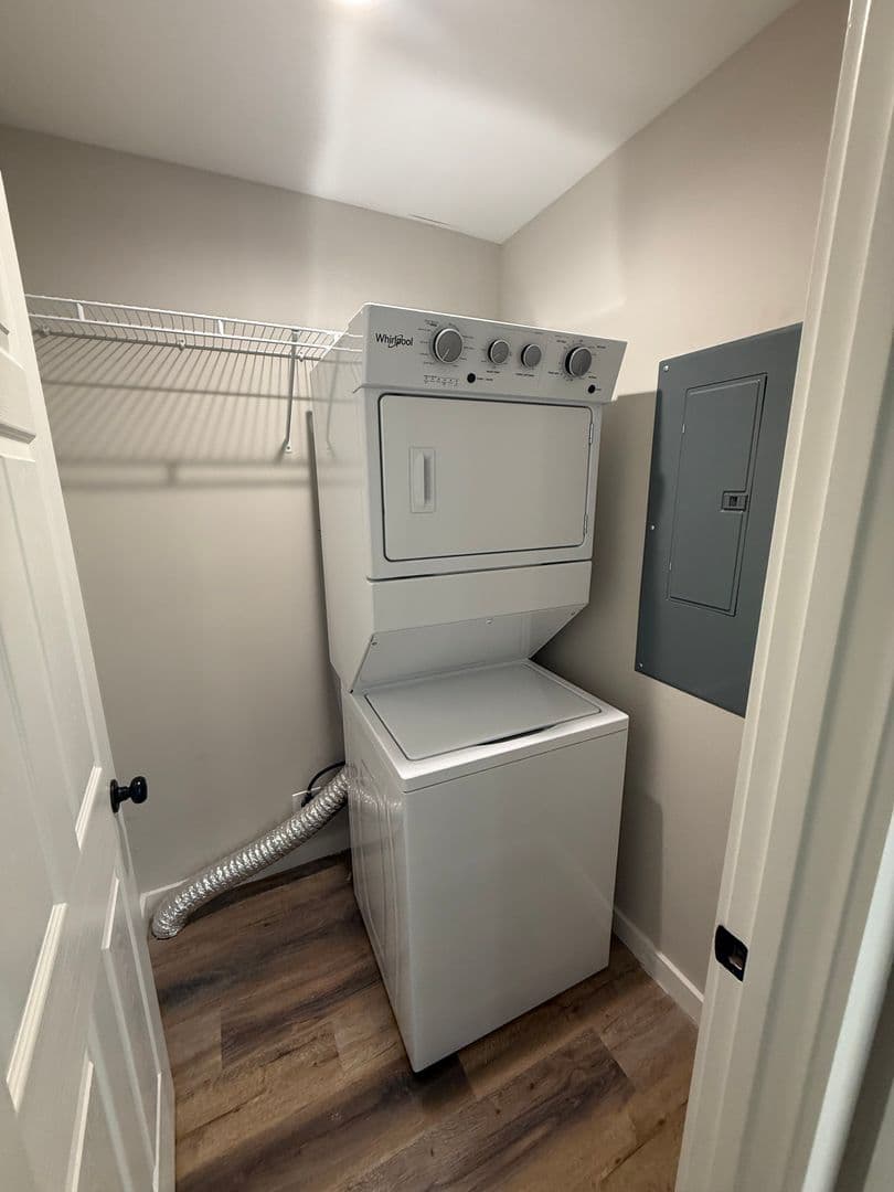 Russellville Apartment: 102 Deacon Lane