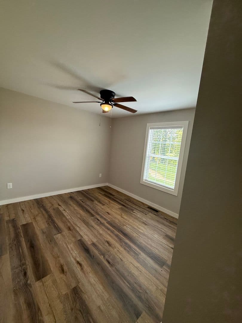 Russellville Apartment: 102 Deacon Lane