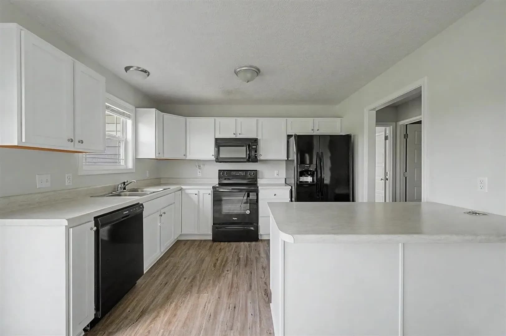 Bowling Green House: 680 Northridge Dr (HOA)