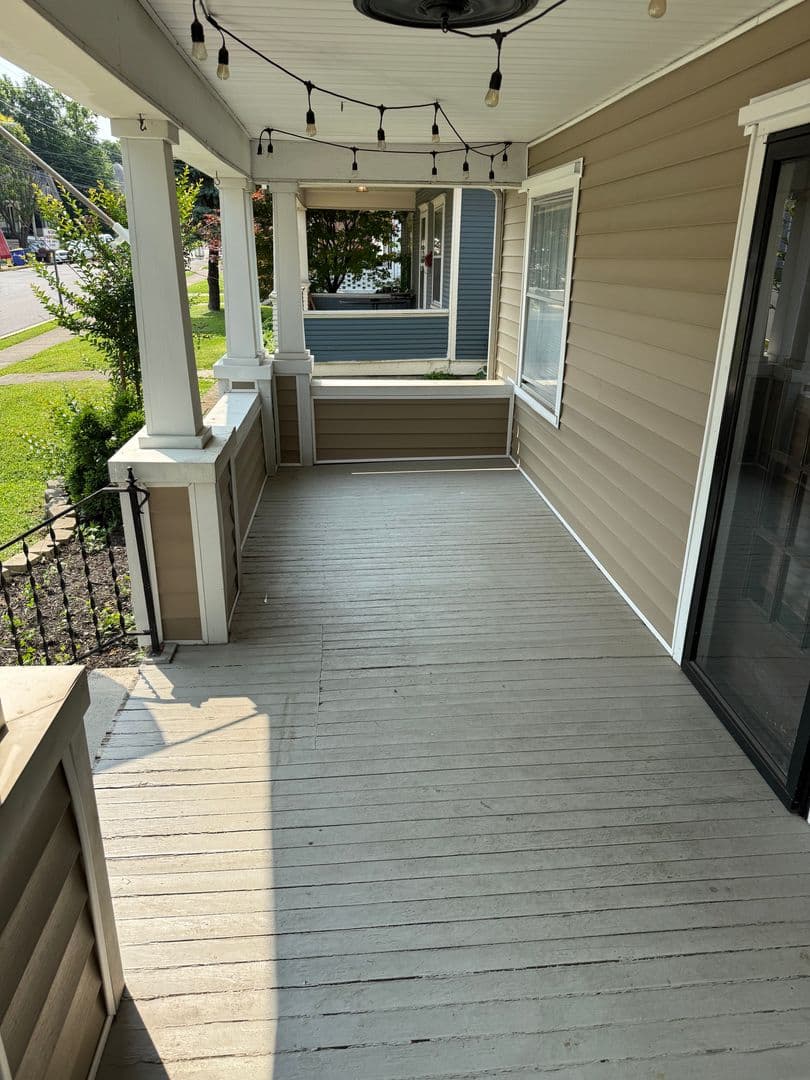 Bowling Green House: 607 E 11th St