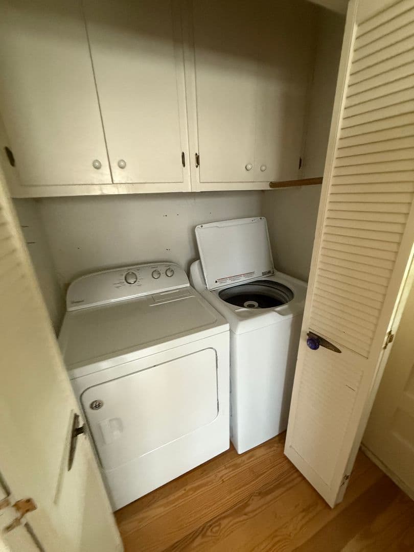 Bowling Green House: 607 E 11th St