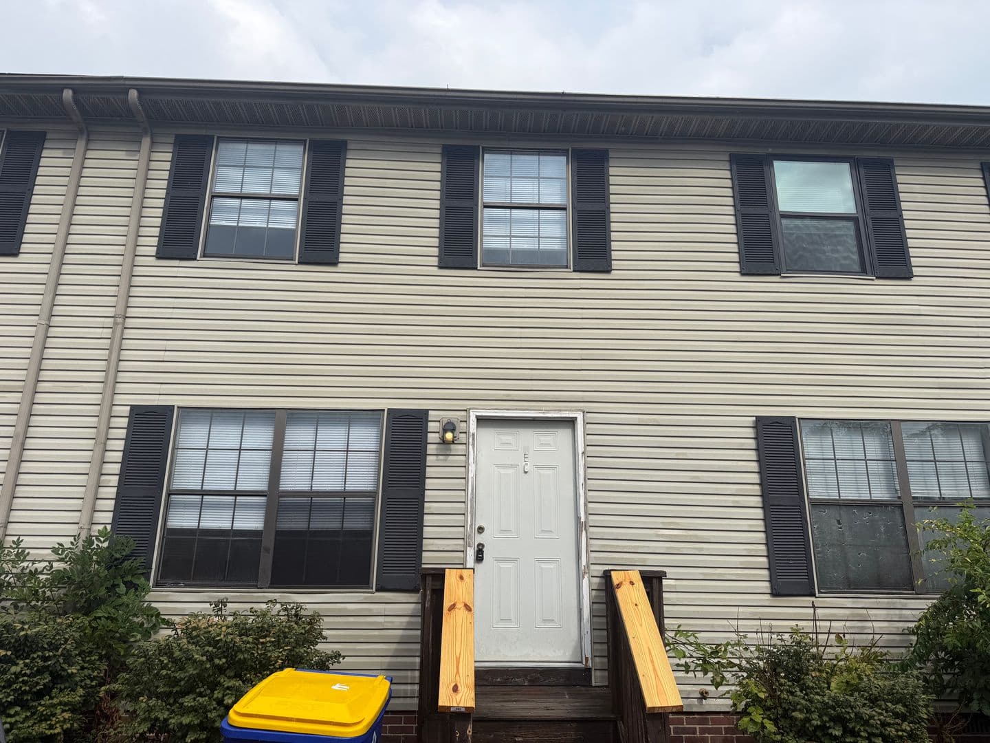 Bowling Green Apartment: 2050 Clover Court