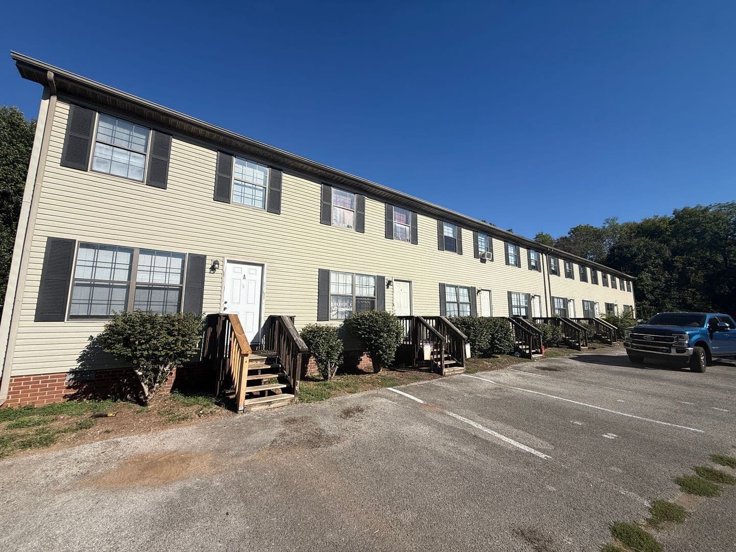 Bowling Green Apartment: 2050 Clover Court