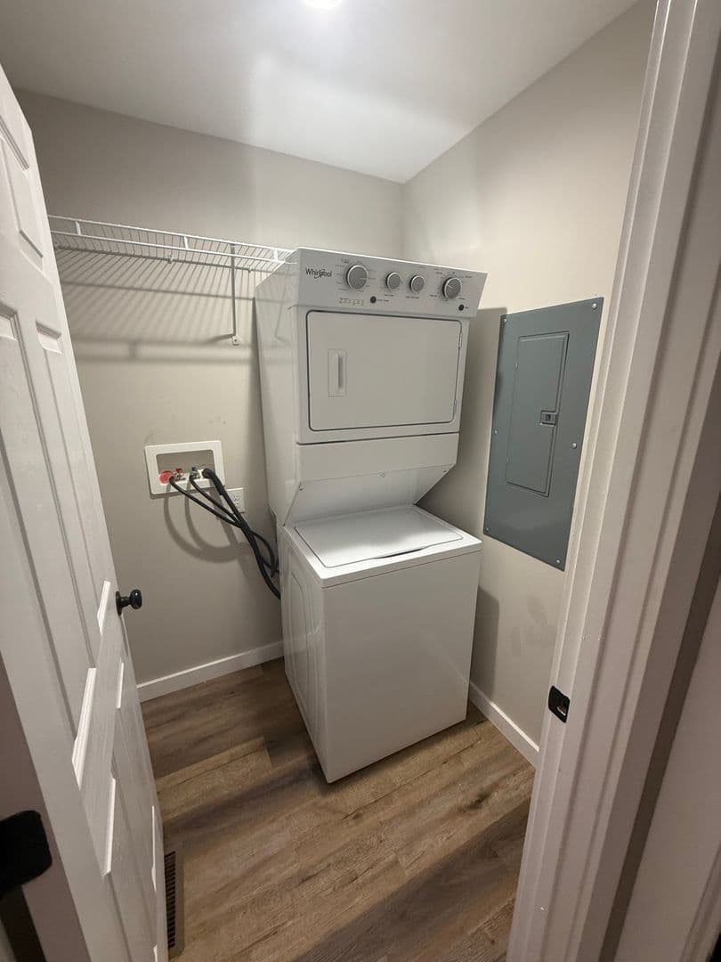 Russellville Apartment: 102 Deacon Lane