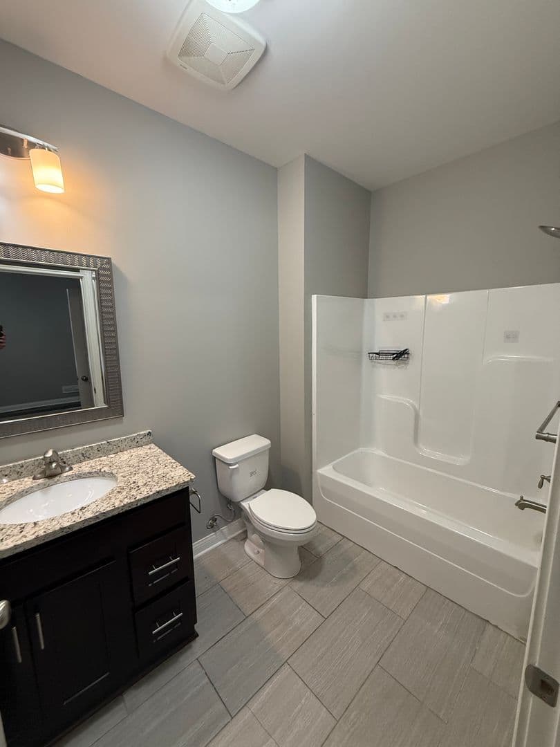 Bowling Green Apartment: 1624 Westen St