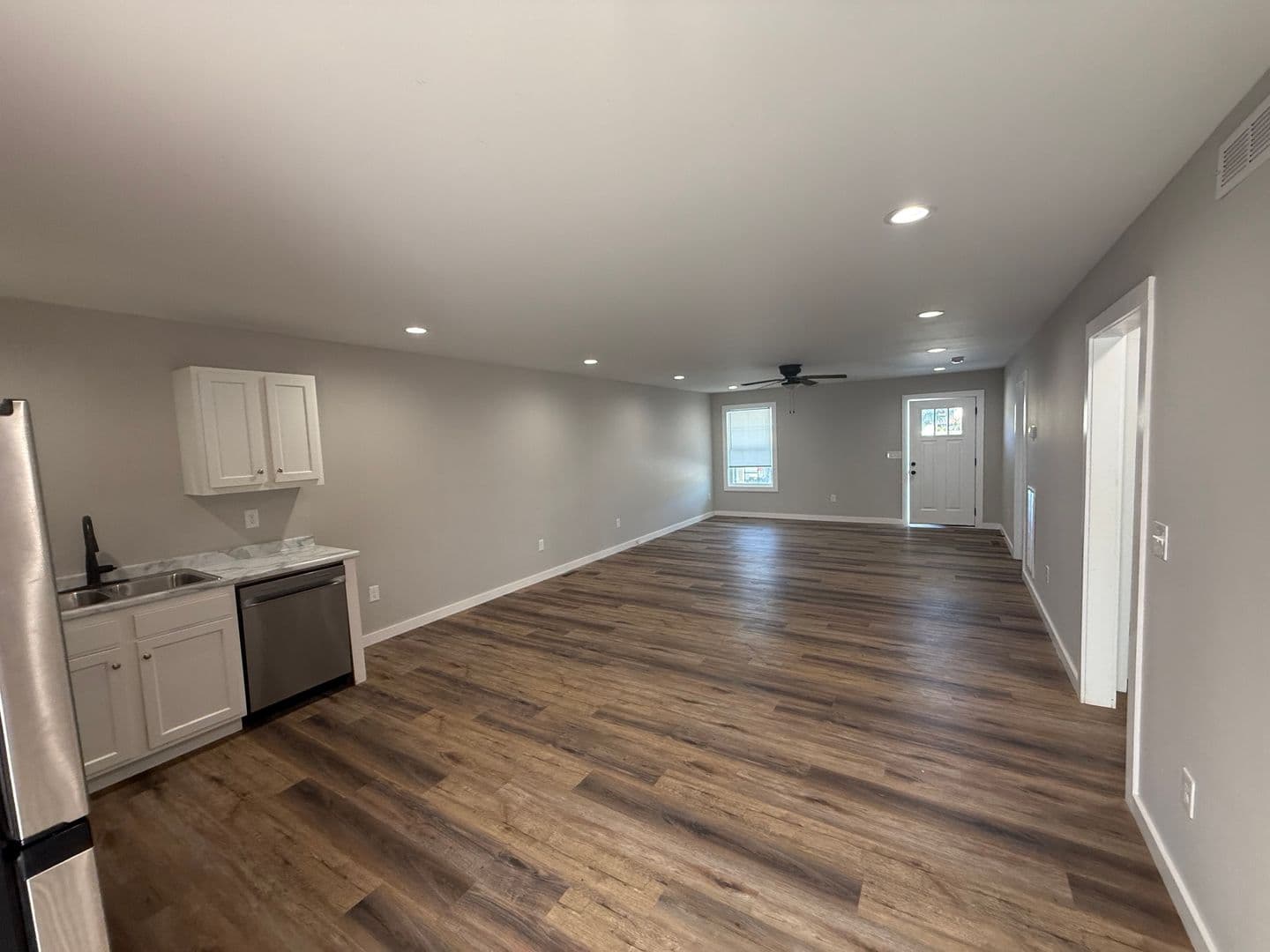Russellville Apartment: 102 Deacon Lane