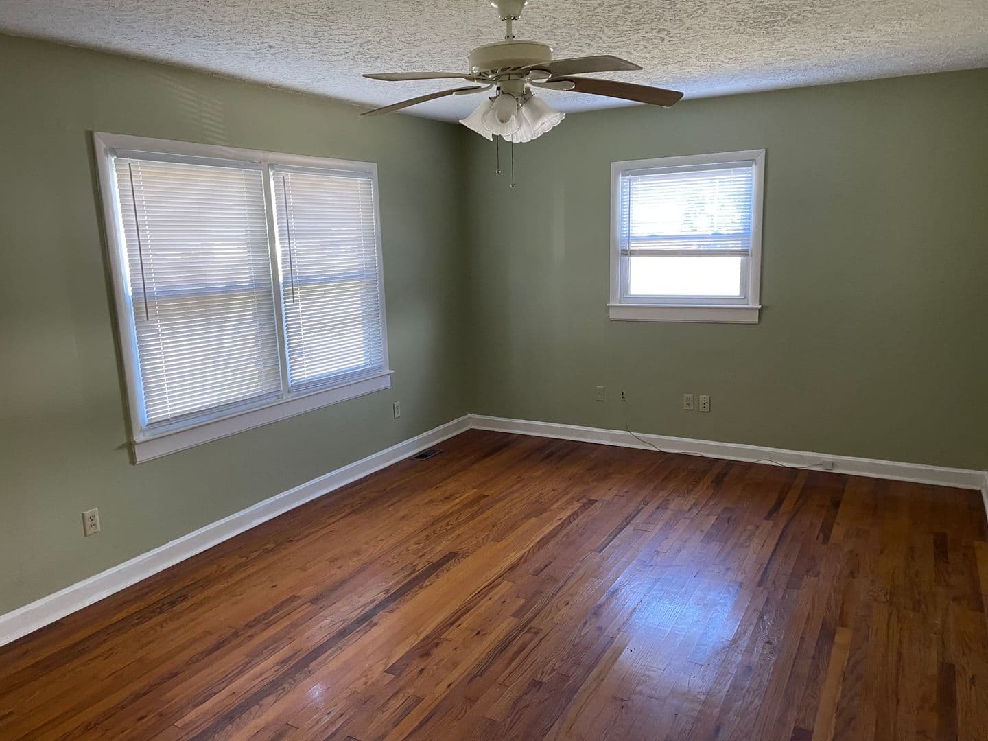 Russellville House: 115 S. Caldwell St
