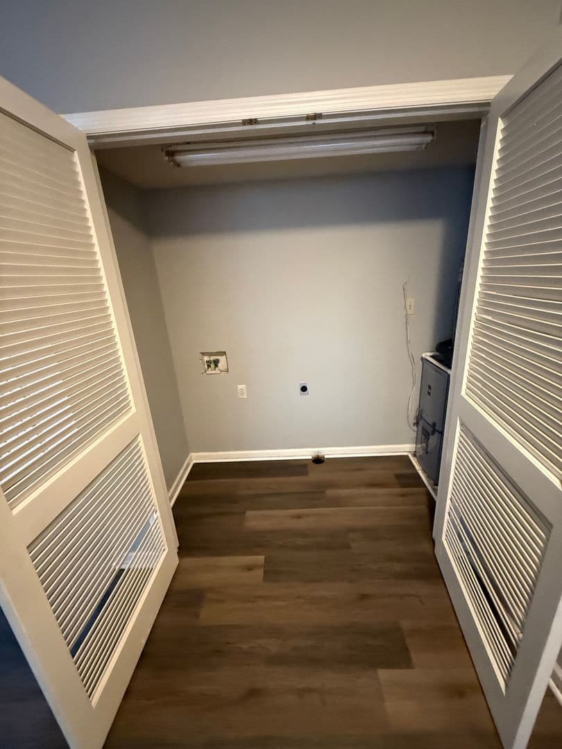 Bowling Green Apartment: 2050 Clover Court