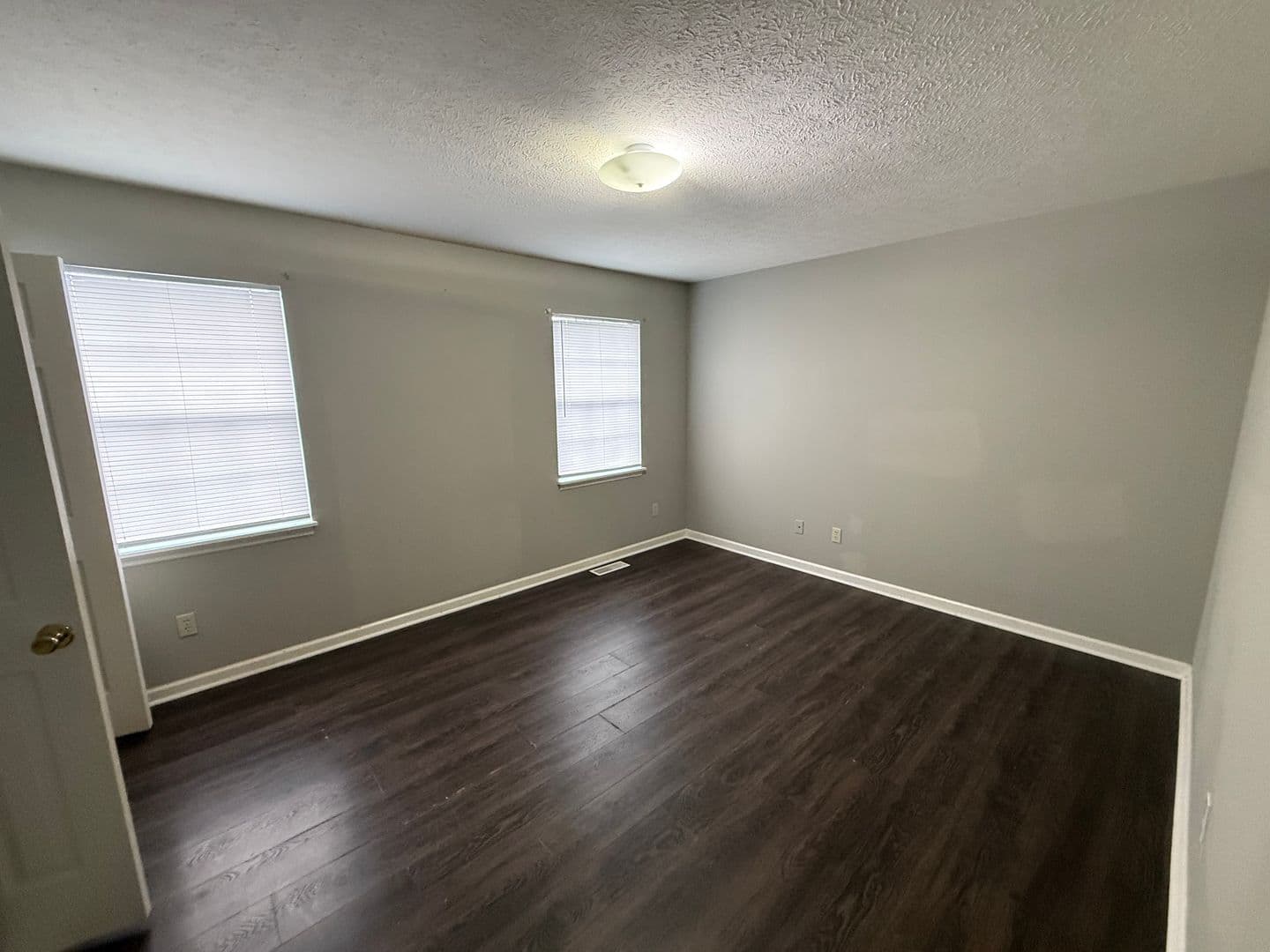 Bowling Green Apartment: 2050 Clover Court