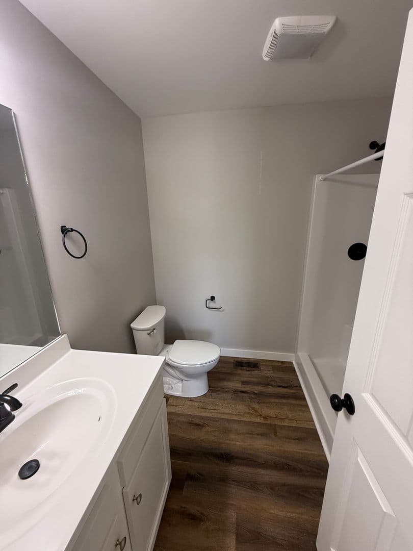 Russellville Apartment: 102 Deacon Lane