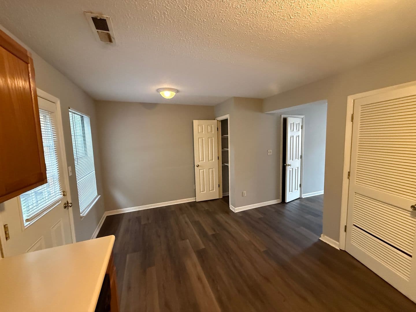 Bowling Green Apartment: 2050 Clover Court