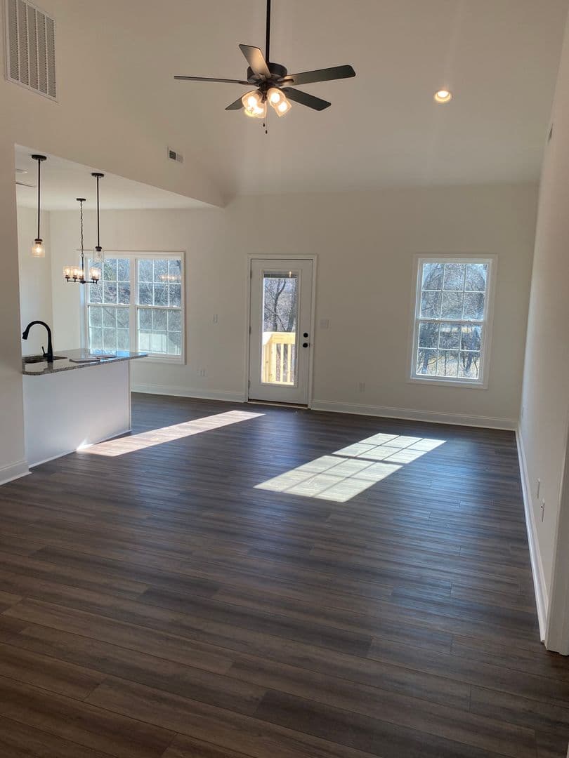 Bowling Green House: 881 McFadin Station Ct