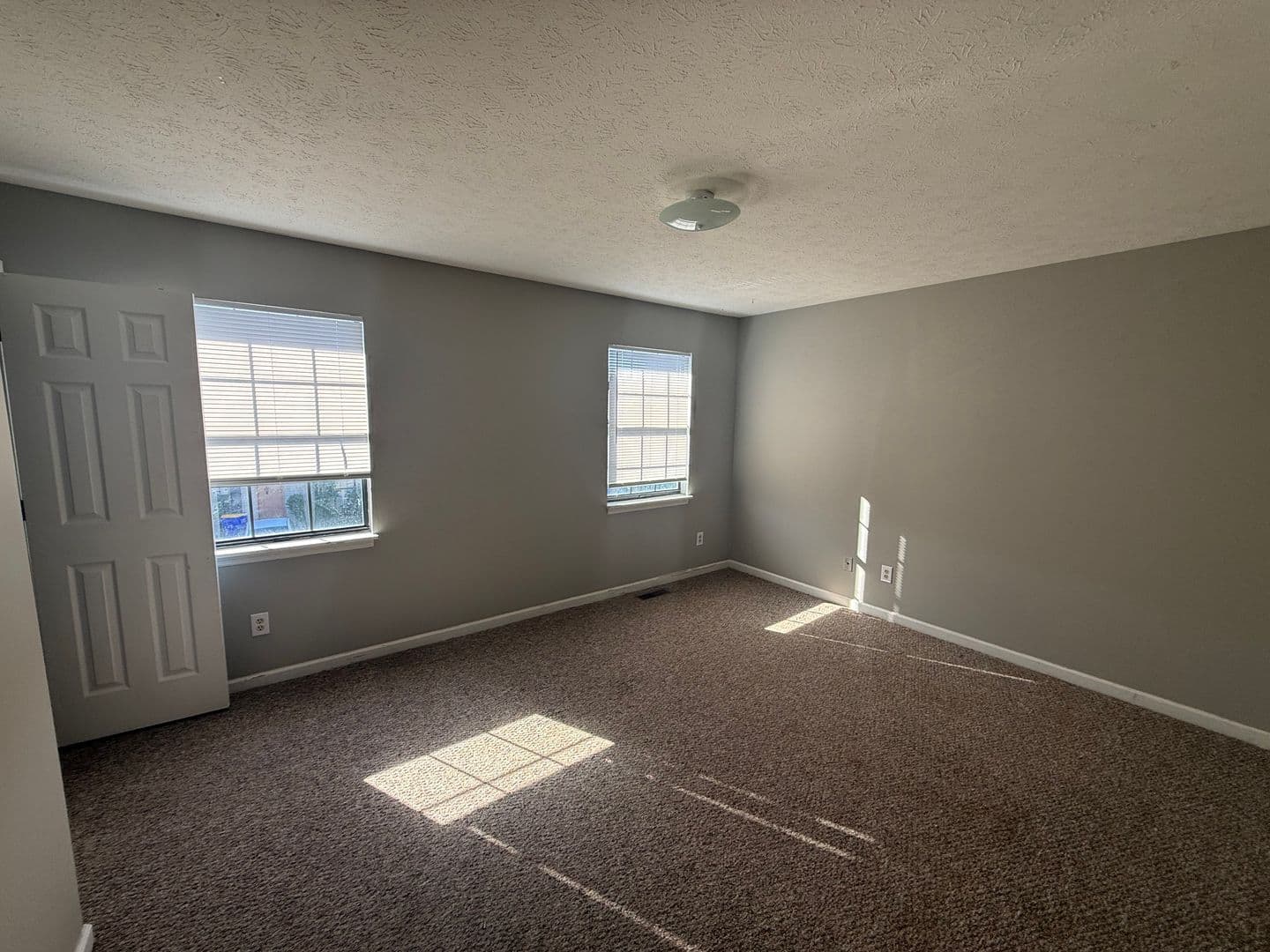 Bowling Green Apartment: 2050 Clover Court