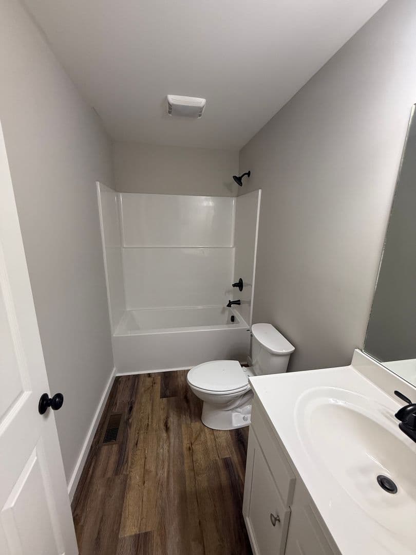 Russellville Apartment: 102 Deacon Lane