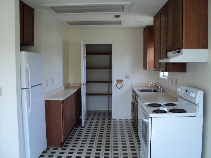 Eureka Apartment: 4665 Crane Street