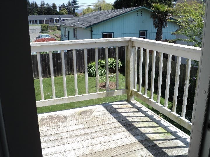 Eureka Apartment: 4665 Crane Street