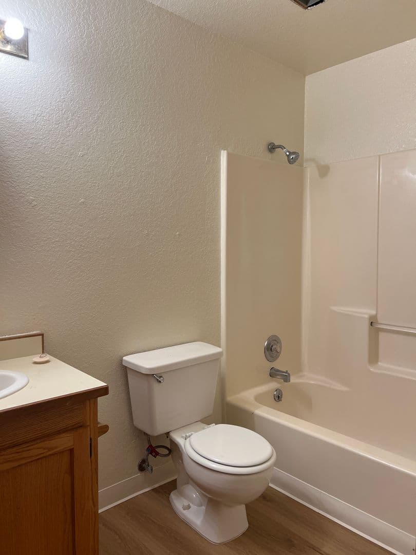 EUREKA Apartment: 1617 L ST