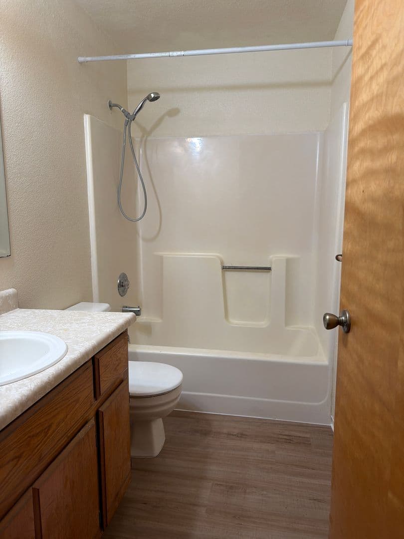 Eureka Apartment: 820 A Street