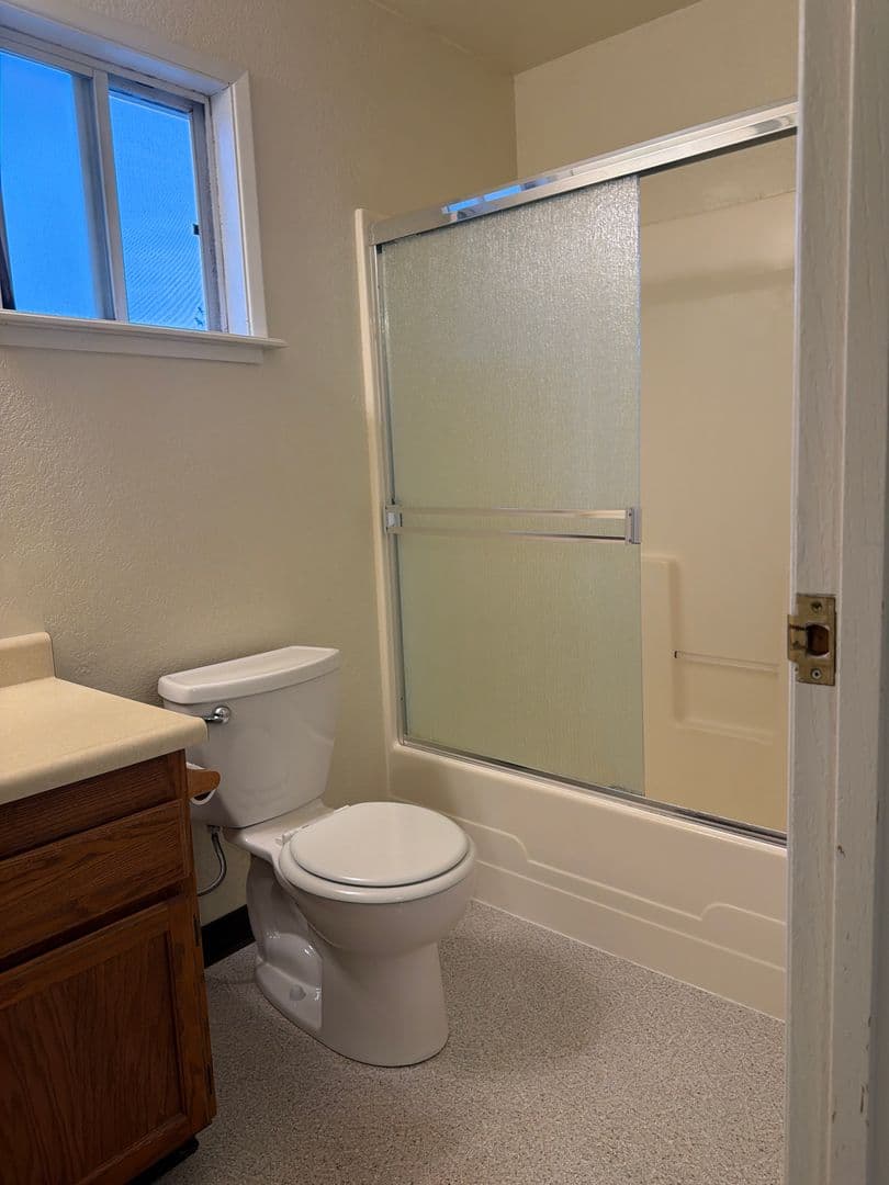 Eureka Apartment: 4665 Crane Street