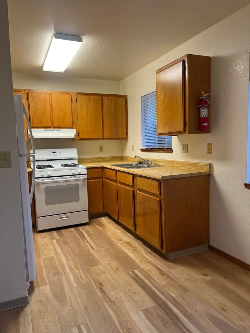 Eureka Apartment: 820 A Street