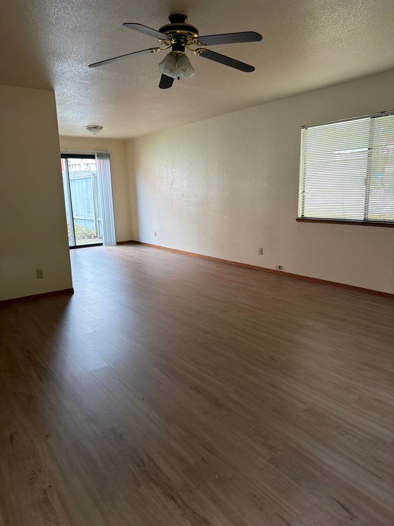 Eureka Apartment: 820 A Street