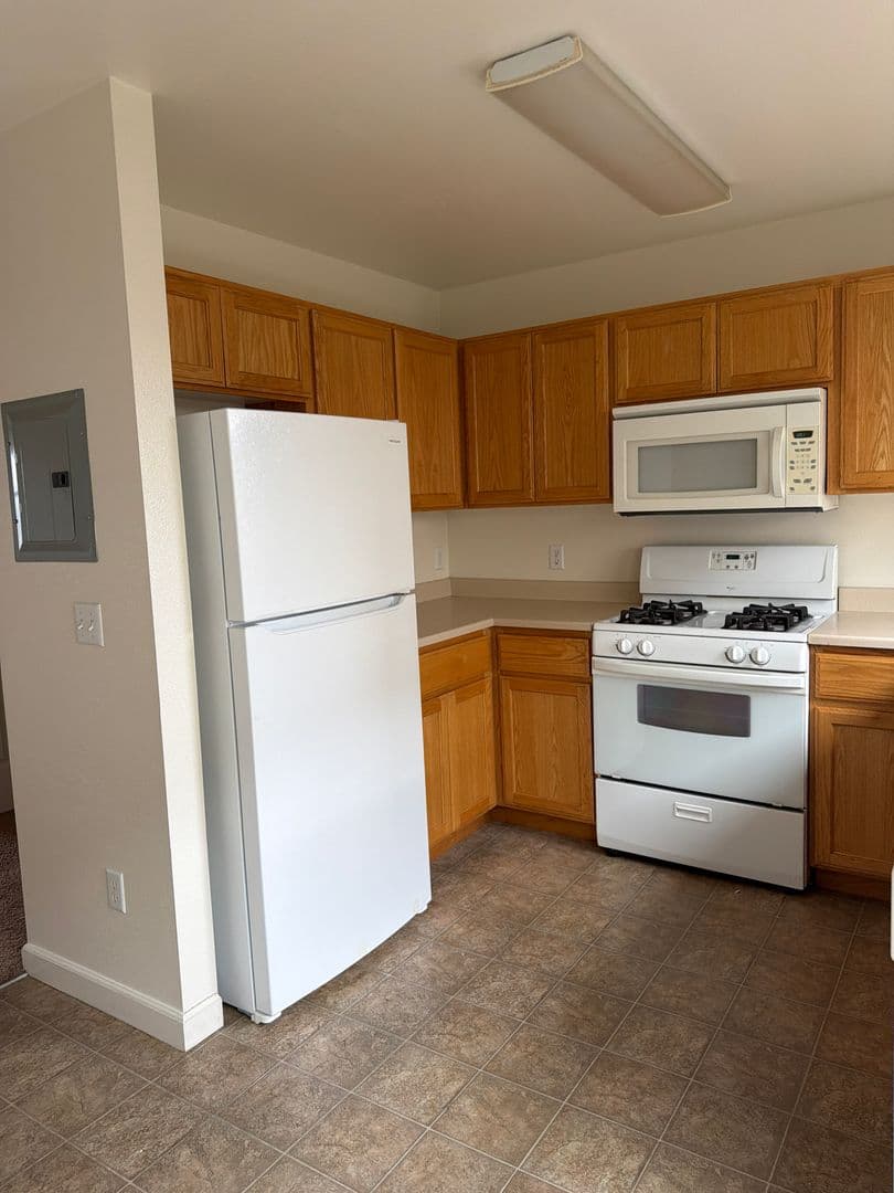 McKinleyville Apartment: 2728 Central Ave